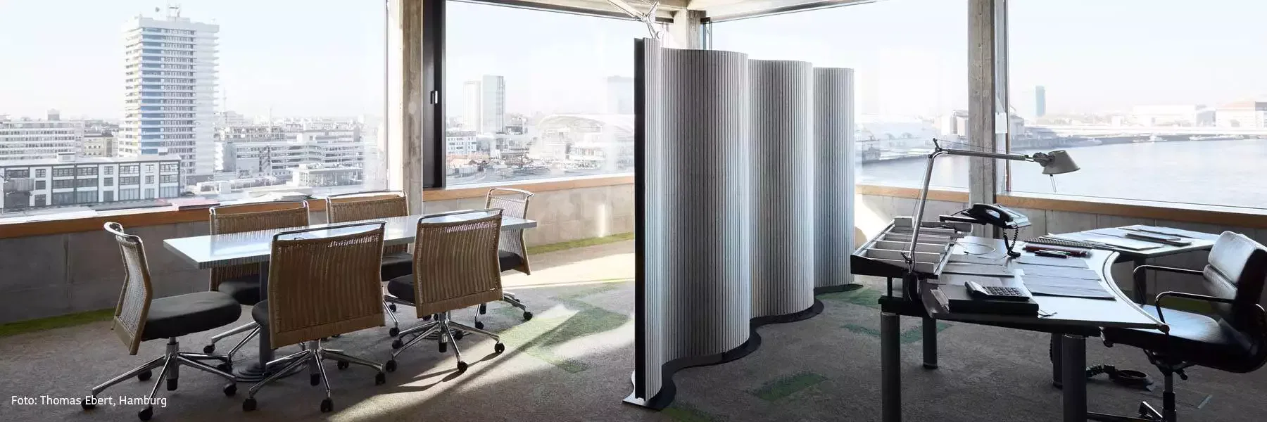 Akustik-Trennwand oder Schallabsorber: Aufbau von Schallschutz im Büro Akustiktrennwand JOIN Modulare Trennwandelemente